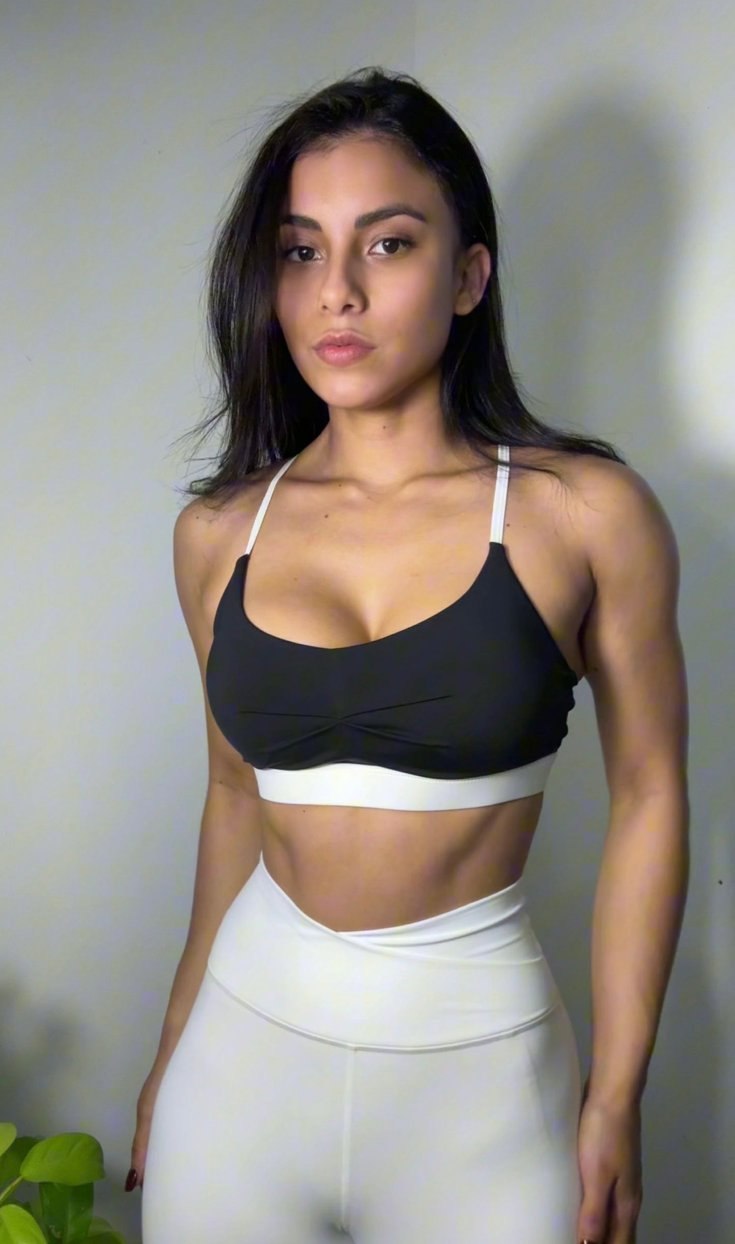 Top Dual Curve – Black & White