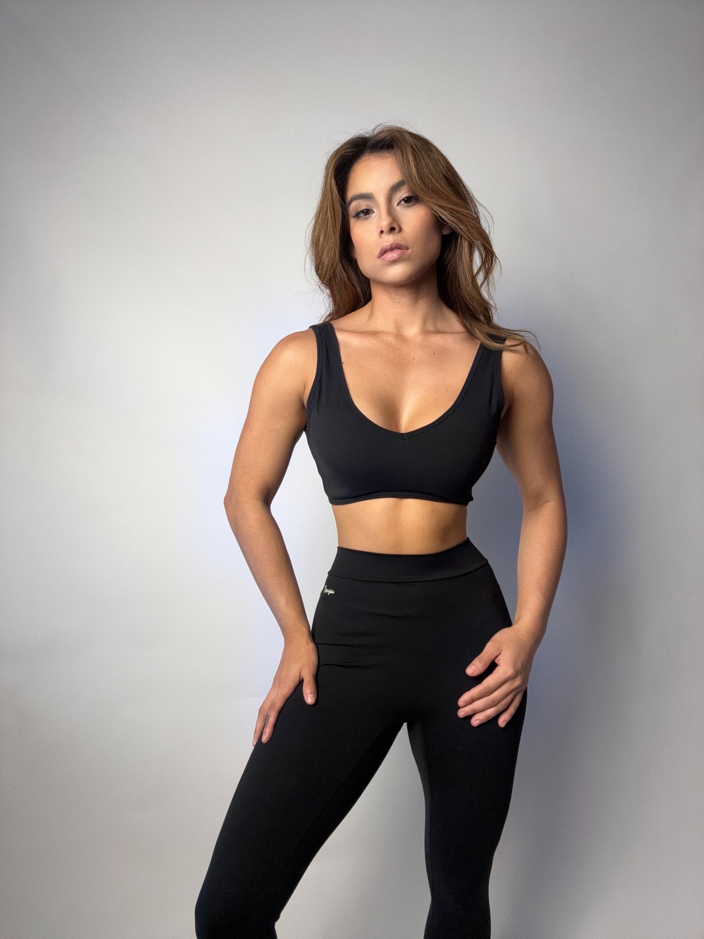 Top ÉTERNA – Black